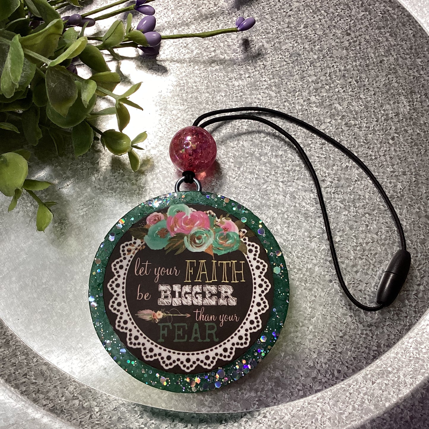 Circle Round 2.75” Let Your Faith Be Bigger Than Your Fear - Apple & Maple Bourbon Scent
